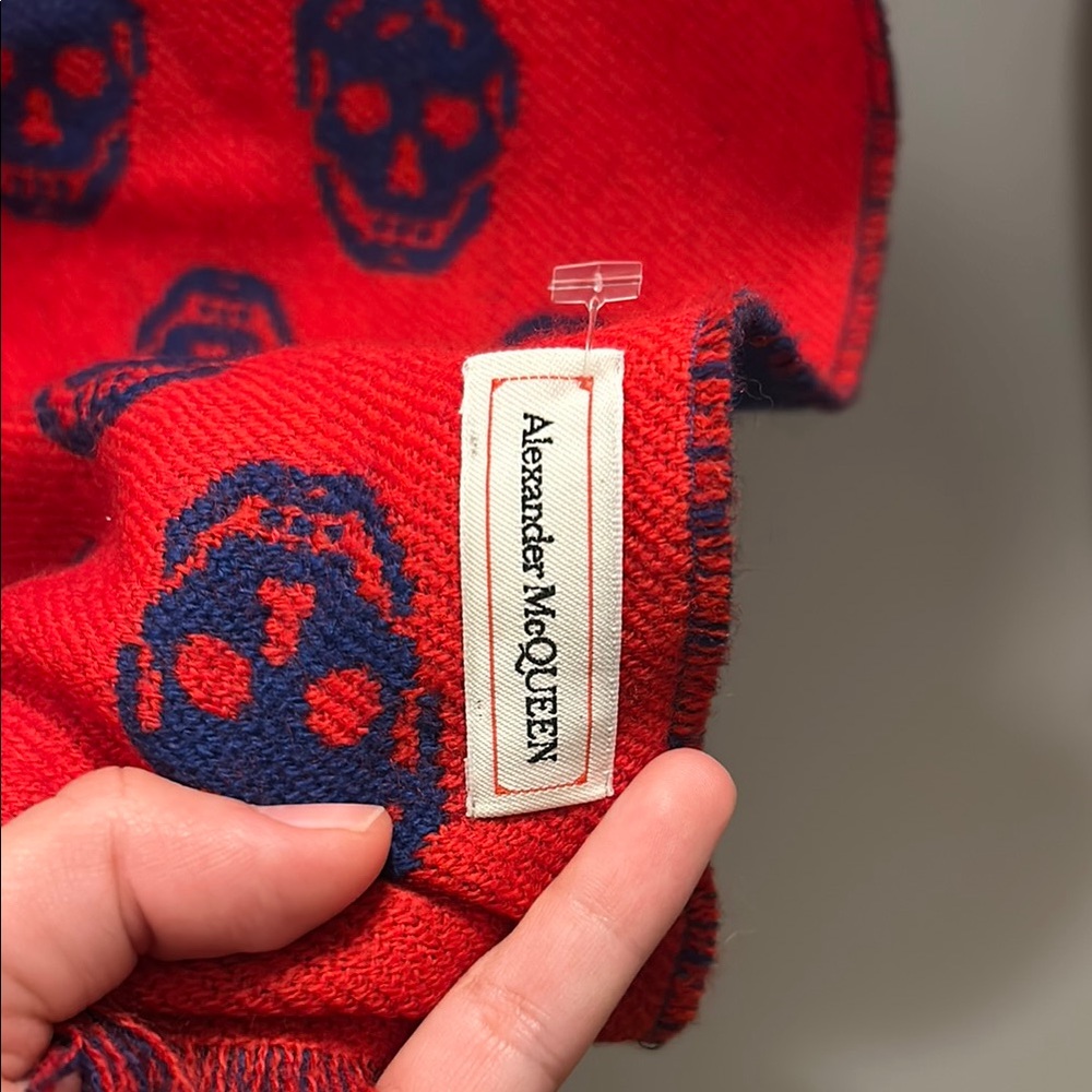 Alexander McQueen Red and Blue Skull Scarf - Picture 3 of 4